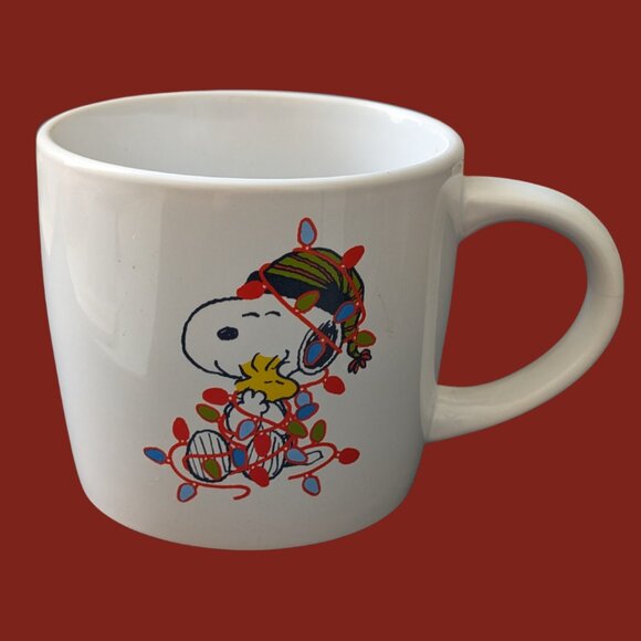 Snoopy & Woodstock Tangled in Christmas Lights Coffee Mug - Picture 1 of 3